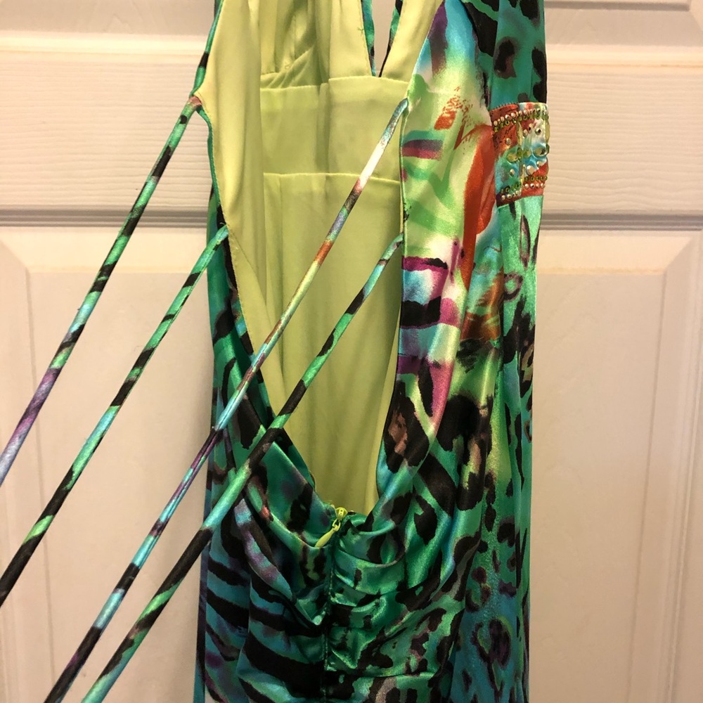 Dress - Picture 4 of 10